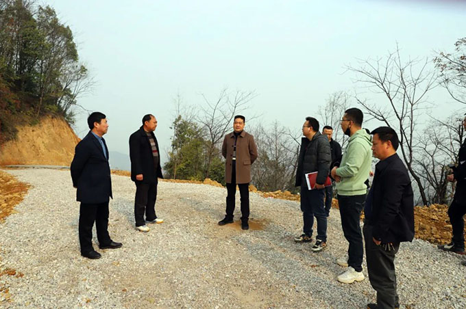 �f(w��n)��Ͷ�Y���F(tu��n)�hί��(sh��)ӛ�������L(zh��ng)�(y��ng)���֬F(xi��n)��(ch��ng)�{(di��o)�Ȋ����һ��������_(d��)վ�(xi��ng)Ŀ���O(sh��)��r